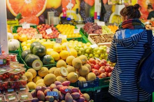 Lạm phát hạ nhiệt, bữa ăn vẫn đắt đỏ