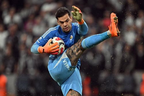 Ederson bị chỉ trích