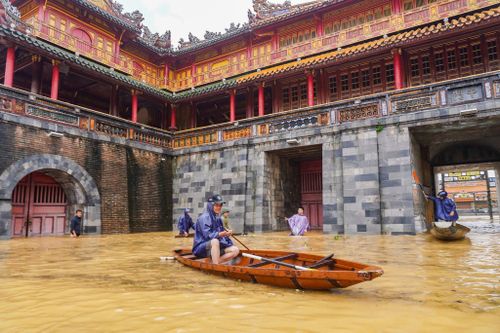 Huế tiếp tục đóng cửa các di tích do lũ dâng cao trở lại