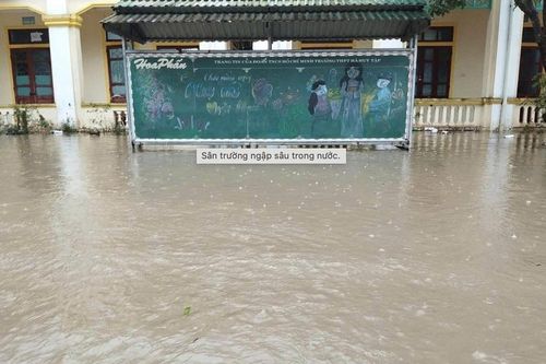 Hơn 18 nghìn học sinh Hà Tĩnh phải nghỉ học do mưa lũ