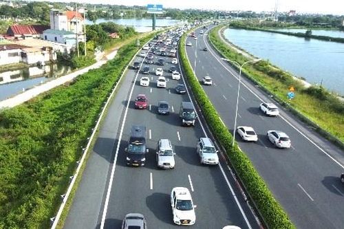 Phân làn xe: Bước tiến trên cao tốc