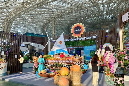 Lâm Đồng đạt giải thưởng 'Không gian trưng bày tiêu biểu' tại Hội chợ Mùa Thu 2025