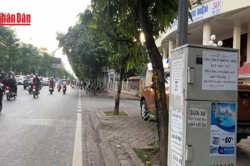 Hà Nội: Xử lý quảng cáo trái phép trên tủ điện, trạm biến áp
