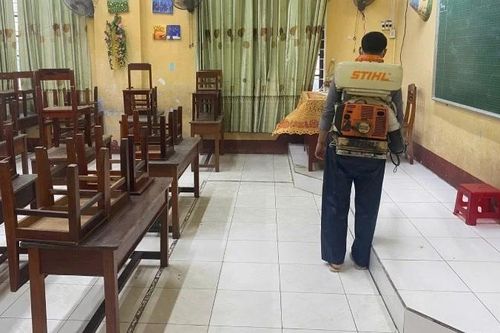 Nhiều cơ sở y tế và trung tâm bảo trợ ở thành phố Huế bị ngập, ngành y tập trung phòng chống dịch sau lũ