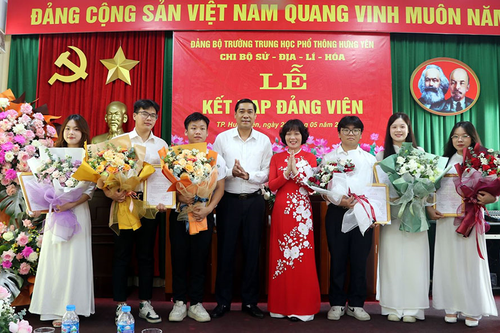 Hiệu quả từ công tác kết nạp đảng viên mới ở Hưng Yên