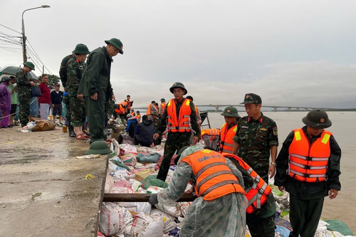Bộ CHQS thành phố Đà Nẵng lập Sở chỉ huy tiền phương, khẩn cấp chống sạt lở bờ kè An Lương