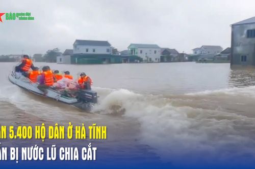 Gần 5.400 hộ dân ở Hà Tĩnh vẫn bị nước lũ chia cắt