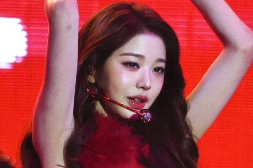 Jang Wonyoung vấp phải nhiều chỉ trích, bị so sánh với Jennie lẫn HyunA