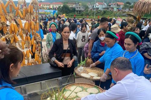 10 tháng đầu năm, Quảng Ninh đón 18,43 triệu lượt khách