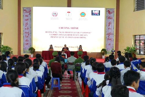 Lào Cai: Sôi nổi các hoạt động tuyên truyền Ngày Pháp luật Việt Nam trong trường học