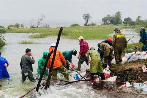 Bờ bao tại dự án mỏ sắt Thạch Khê bị sạt lở