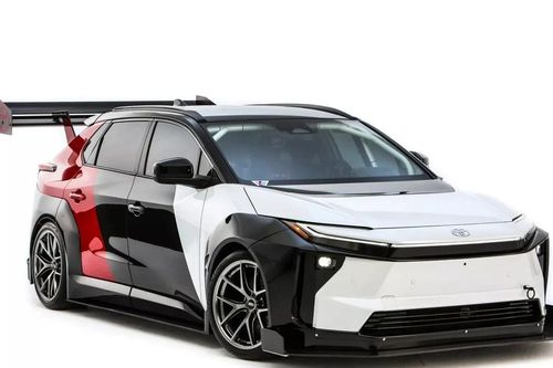 Toyota hé lộ biến thể xe điện hiệu suất cao