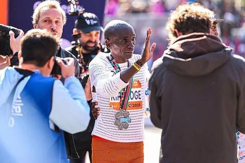 Huyền thoại marathon Eliud Kipchoge và ngọn lửa cảm hứng bất tận