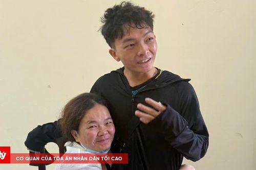 Người phụ nữ tìm lại được gia đình sau 10 năm thất lạc