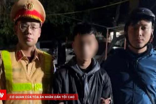 Thanh niên mang theo hung khí đi đánh nhau