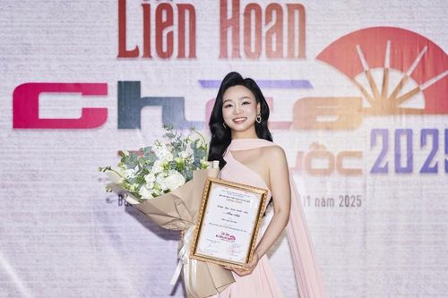 NSƯT Hoài Anh lập thành tích ở Liên hoan Chèo toàn quốc 2025
