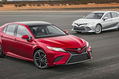 Toyota Camry nổi tiếng về độ bền nhưng hao dầu, vẫn nhiều nhược điểm cố hữu