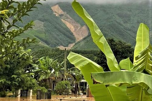 Sạt lở núi ở Đà Nẵng khiến một người chết