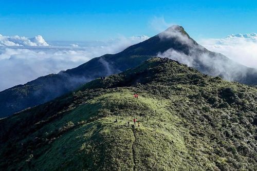 Mê mẩn giữa biển mây trên 'nóc nhà' Quảng Trị