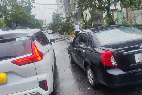 Nhắc ô tô đỗ chiếm lối đi, tài xế bị nhóm người đánh bất tỉnh
