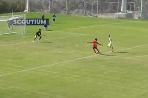 CĐM bàn tán xôn xao về bàn thắng của con trai Ronaldo cho Bồ Đào Nha