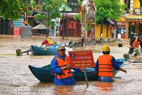 Thủ tướng chỉ đạo tập trung khắc phục nhanh hậu quả mưa lũ tại Trung Bộ
