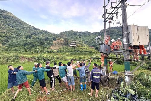 Kịp thời khắc phục sự cố, cung cấp điện ổn định cho người dân