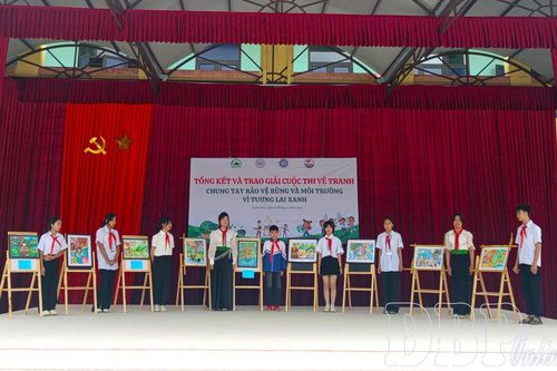 Trao giải Cuộc thi vẽ tranh 'Chung tay bảo vệ rừng và môi trường vì tương lai xanh'