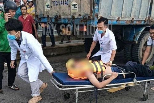 Kịp thời cứu sống học sinh lớp 11 nhảy đập tự tử trên sông Côn