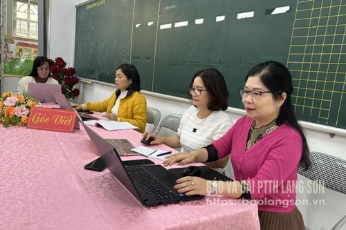 Cùng 'Thắp lửa AI'