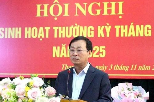 Phó Bí thư Thường trực Tỉnh ủy Bùi Văn Quang dự sinh hoạt tại Chi bộ khu Âu Cơ, phường Thanh Miếu