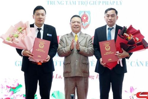 Hội nghị công bố các quyết định của Giám đốc Sở Tư pháp về công tác cán bộ