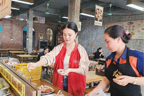 Doanh nghiệp Huế vượt lũ đứng dậy, giữ vững nhịp sản xuất