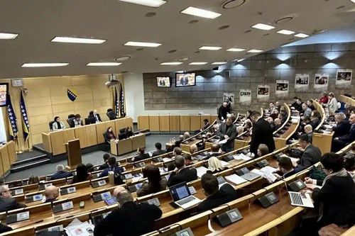 Pháp luật một số quốc gia về công chức nhà nước Bosnia và Herzegovina cải tổ Luật Công chức: Hướng đến nền hành chính của cơ hội