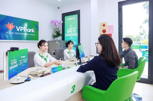 Tín dụng thăng hoa, VPBank về đích sớm mục tiêu năm