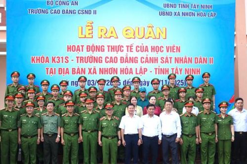 Hơn 1000 giáo viên và học viên Cảnh sát '3 cùng' với người dân Tây Ninh