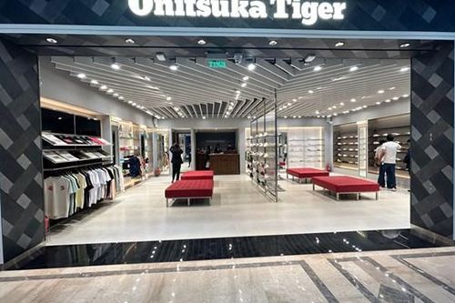 Ngành giày thể thao biến động: Nike sụt giảm 10%, Onitsuka Tiger (ASICS) bất ngờ tăng 50% doanh thu