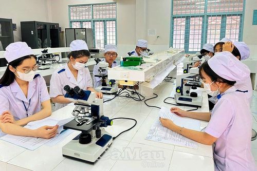 Phát triển trường nghề hiện đại, thân thiện và hội nhập