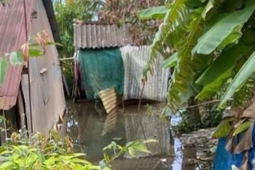 Hai mẹ con tử vong thương tâm do điện giật khi nước lụt tràn vào nhà
