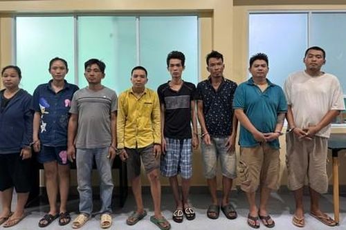 Công an xã Đông Thạnh bắt 8 đối tượng có hành vi mua bán, tổ chức sử dụng ma túy