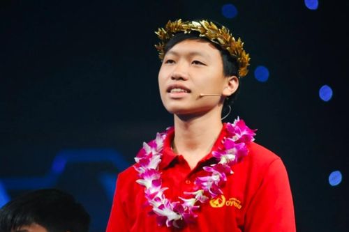 Quán quân giữ kỷ lục của Olympia từng làm bồi bàn, nay là kỹ sư cho Google