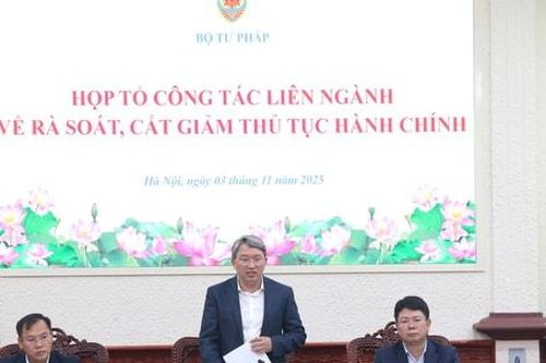 Nâng cao trách nhiệm người đứng đầu trong cắt giảm thủ tục hành chính