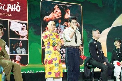 NSƯT Xuân Hinh cùng dàn sao phim 'Mưa đỏ', 'Tử chiến trên không' tiếp tục 'gây sốt'