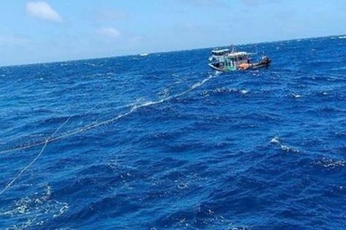Một người rơi xuống biển tử vong khi đánh bắt gần đảo Phú Quý