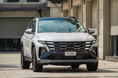 Ngân sách 800 triệu, chọn SUV nào gia đình?
