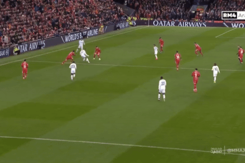 Khoảnh khắc Van Dijk húc ngã Mbappe gây sốt trở lại