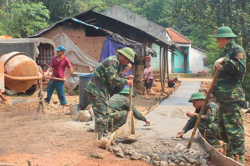 Đường biên thêm sáng, lòng dân thêm ấm