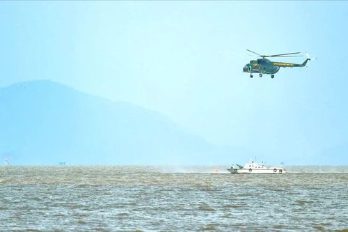 An Giang huấn luyện bay cấp cứu trên biển