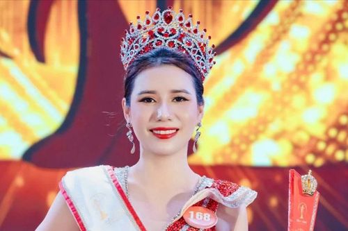 Á hậu Đinh Thị Hiệp: 'Con trai là động lực để tôi mang vương miện về nhà'