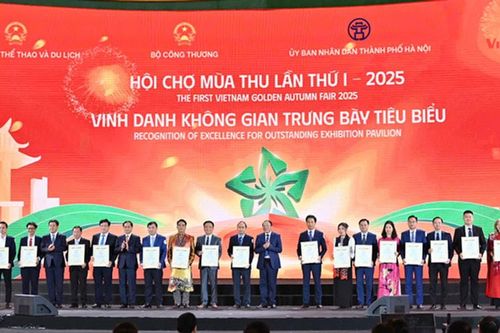 Bắc Ninh ghi dấu ấn tại Hội chợ Mùa thu 2025 với 'Không gian trưng bày tiêu biểu'